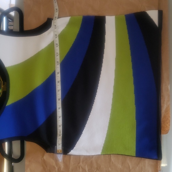 Womens multi color top. - Picture 9 of 10